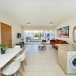 Modern 2 Bedroom Flat In Engomi *