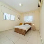 Modern 2 Bedroom Flat In Engomi