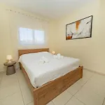 Modern 2 Bedroom Flat In Engomi شقة *