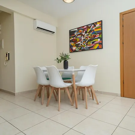 Modern 2 Bedroom Flat In Engomi * Strovolos
