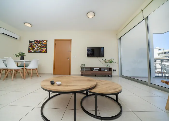 Modern 2 Bedroom Flat In Engomi アパート