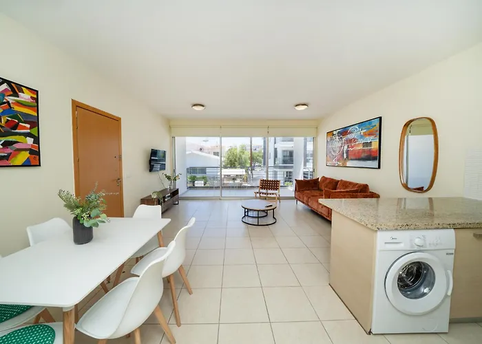 Modern 2 Bedroom Flat In Engomi *