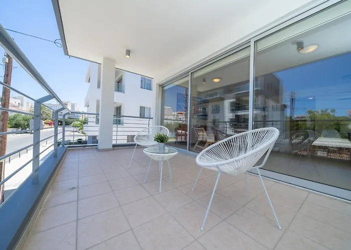 Modern 2 Bedroom Flat In Engomi アパート Strovolos